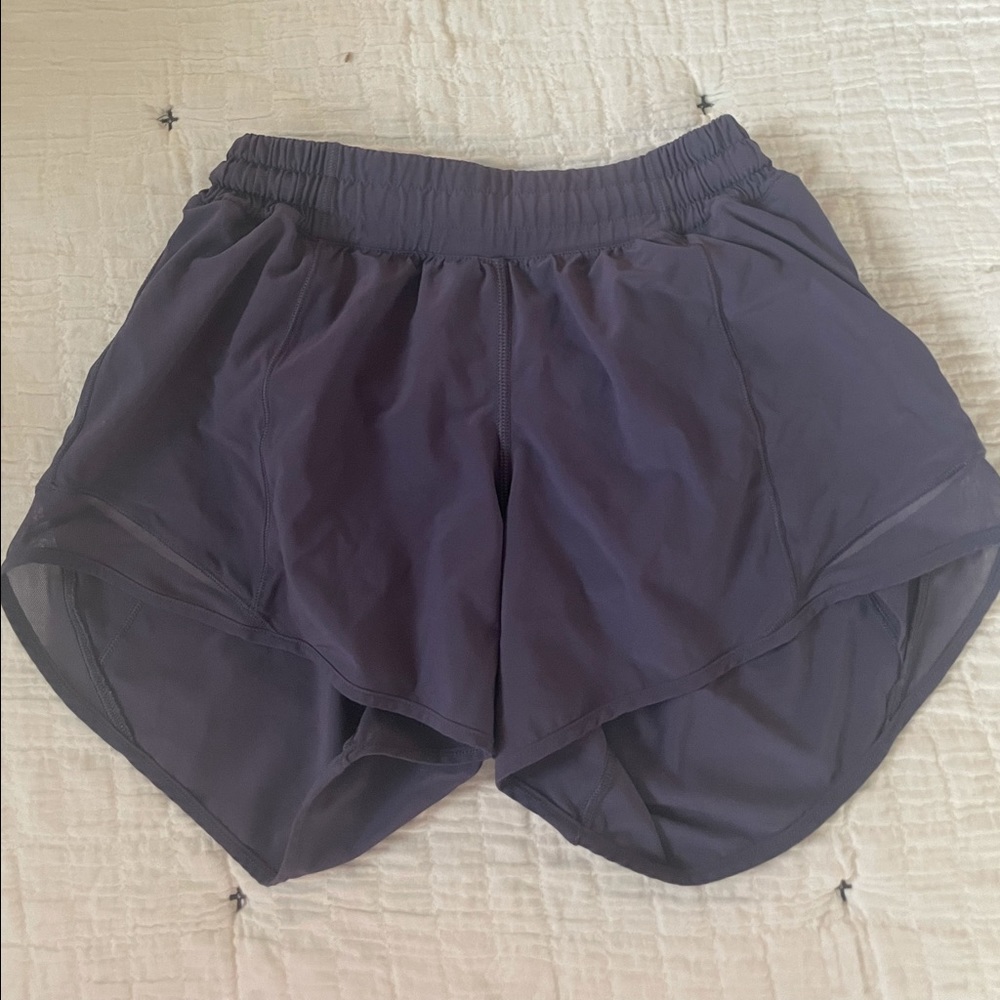PURPLE LULULEMON HOTTY HOT LONG SHORT - SIZE 6